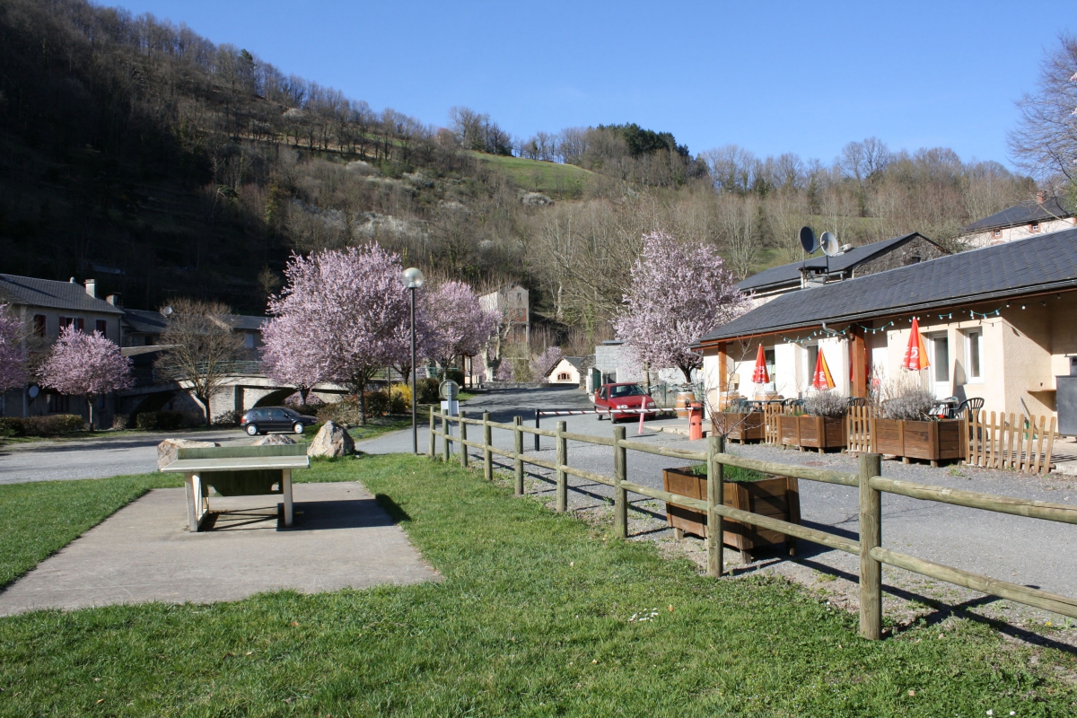 Le Jardin Mediodía-Pirineos - Lacaze visuel 1/7 Le Jardin Mediodía-Pirineos - Lacaze visuel 1/7