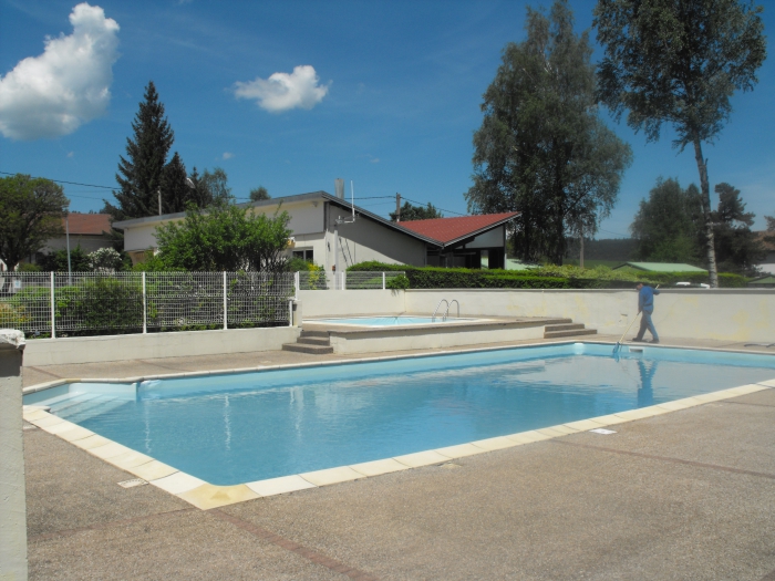 Camping Les Pinasses - La Chapelle devant Bruyères